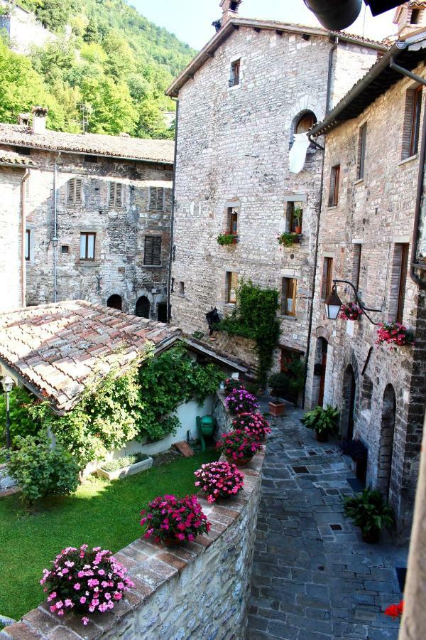 Red House Gubbio Exterior foto