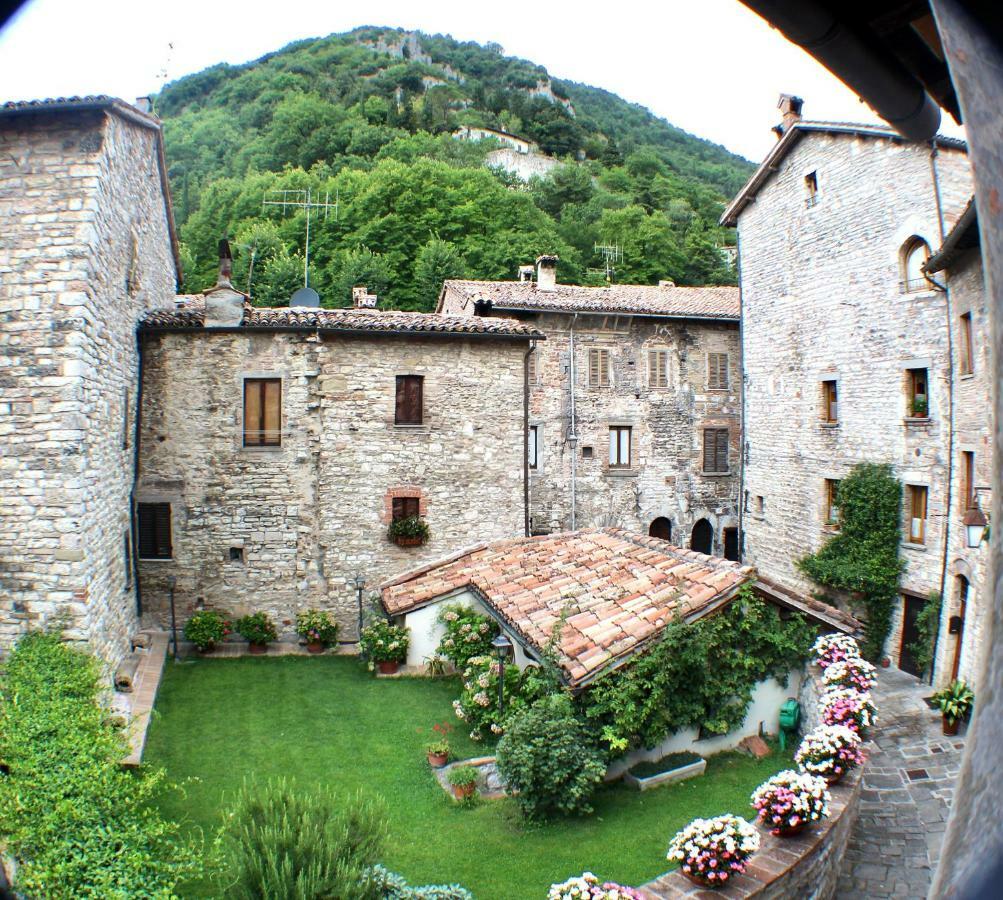 Red House Gubbio Exterior foto